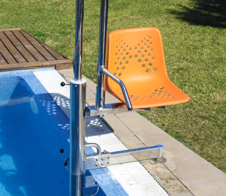 Accesibilidad de piscinas para personas con movilidad reducida con ACCESS B5